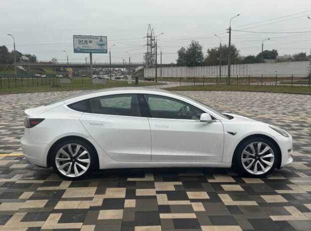 Tesla Model 3 I, 2019, пробег 82000 км