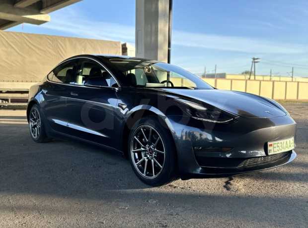 Tesla Model 3 I
