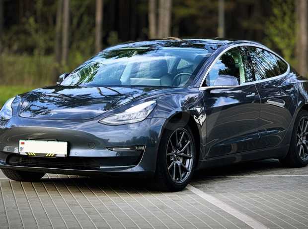 Tesla Model 3 I