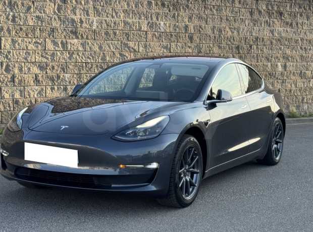 Tesla Model 3 I