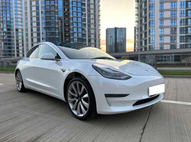 Tesla Model 3 I