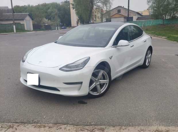 Tesla Model 3 I