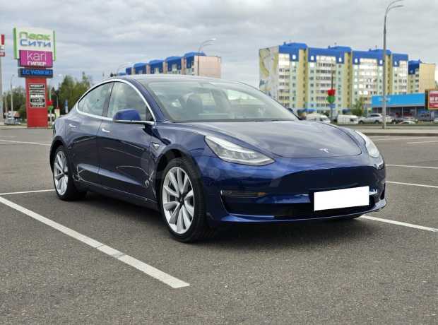 Tesla Model 3 I