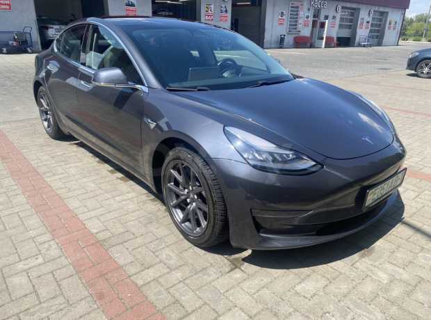 Tesla Model 3 I