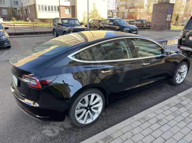 Tesla Model 3 I