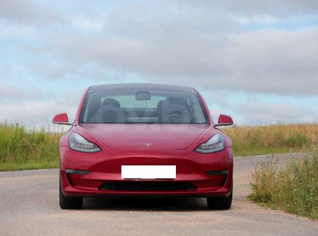 Tesla Model 3 I