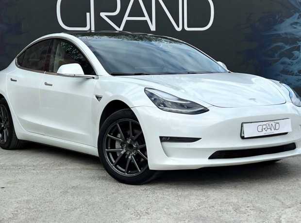 Tesla Model 3 I