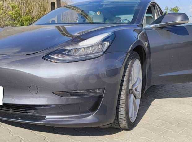 Tesla Model 3 I