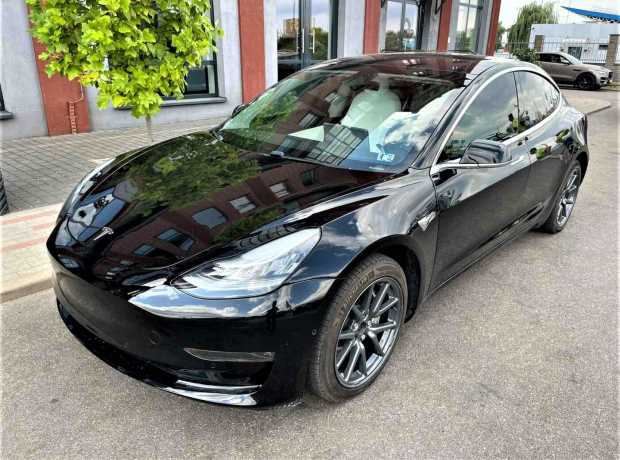 Tesla Model 3 I