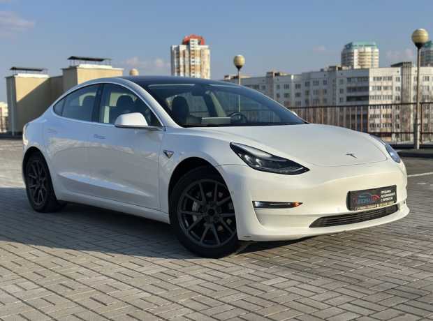 Tesla Model 3 I