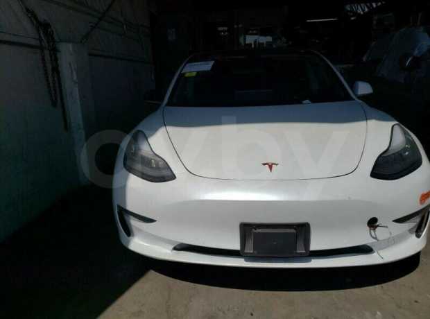 Tesla Model 3 I