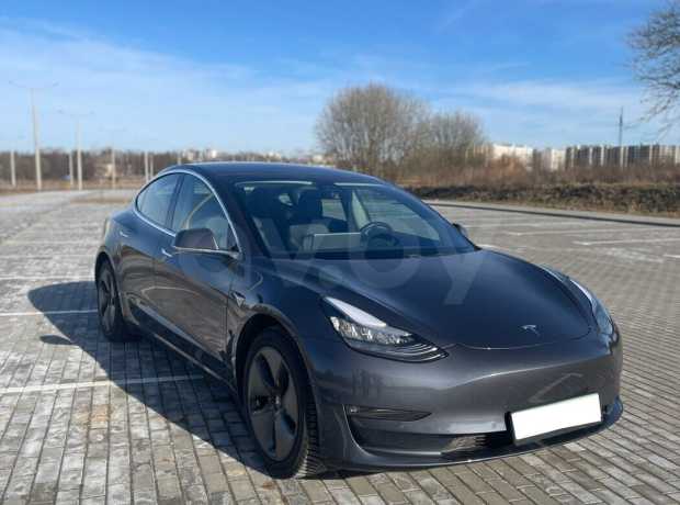 Tesla Model 3 I