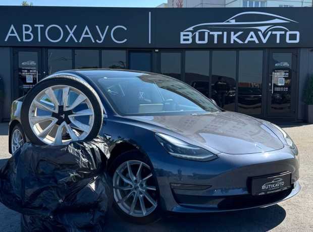 Tesla Model 3 I