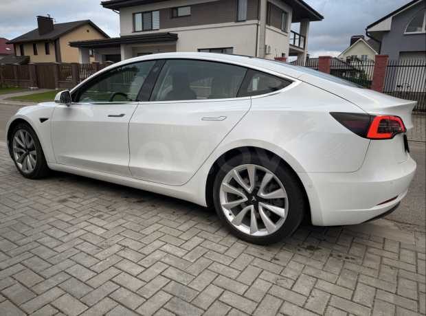 Tesla Model 3 I