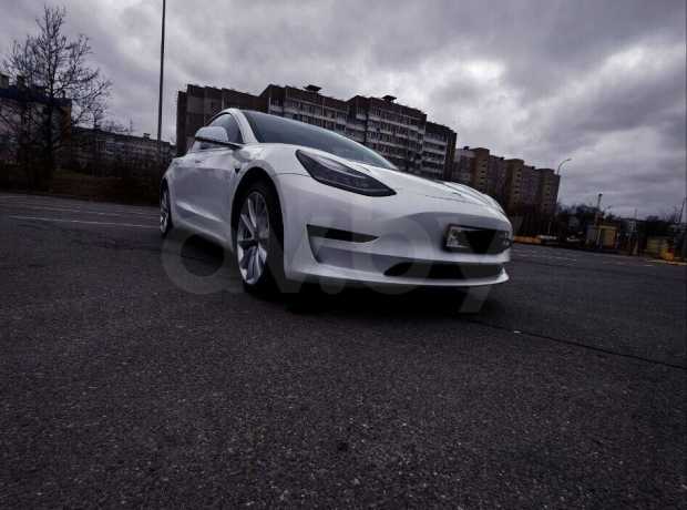 Tesla Model 3 I