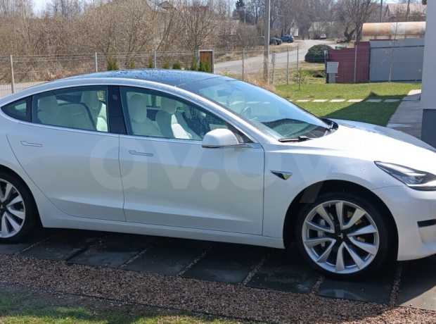 Tesla Model 3 I