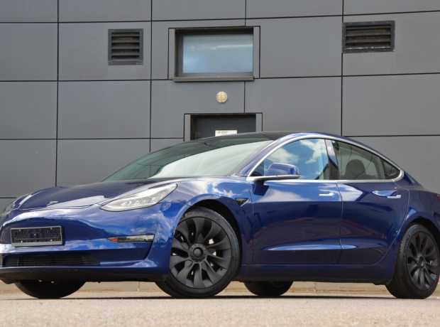 Tesla Model 3 I