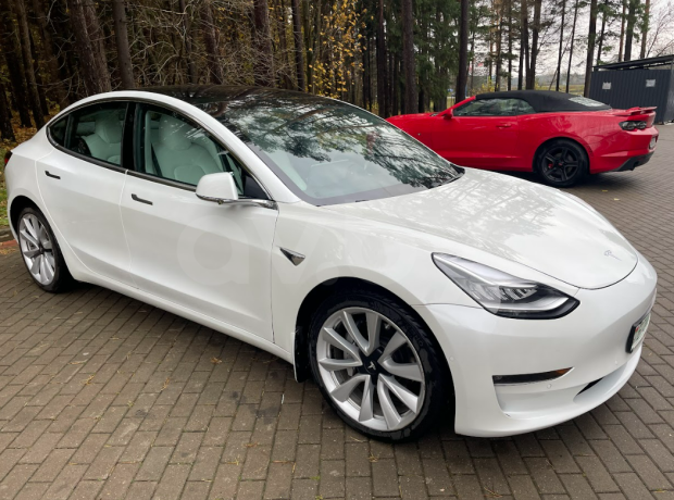 Tesla Model 3 I