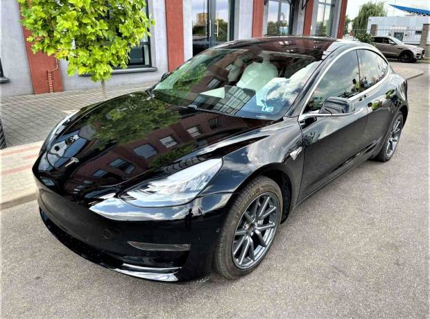 Tesla Model 3 I