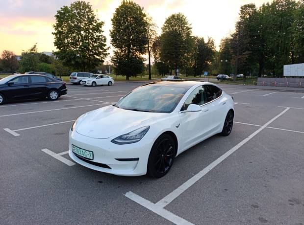 Tesla Model 3 I