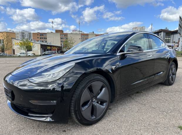 Tesla Model 3 I