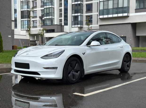 Tesla Model 3 I