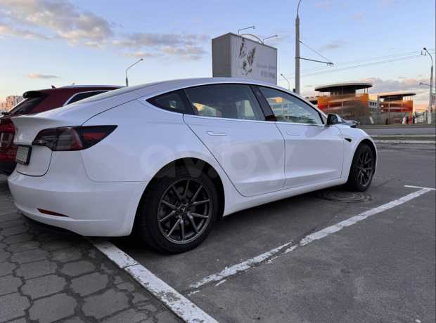 Tesla Model 3 I