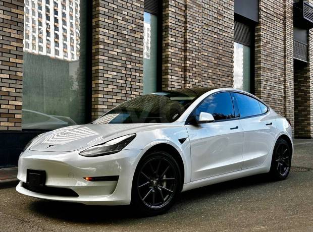 Tesla Model 3 I