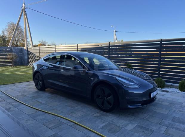 Tesla Model 3 I