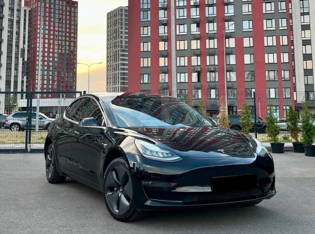 Tesla Model 3 I