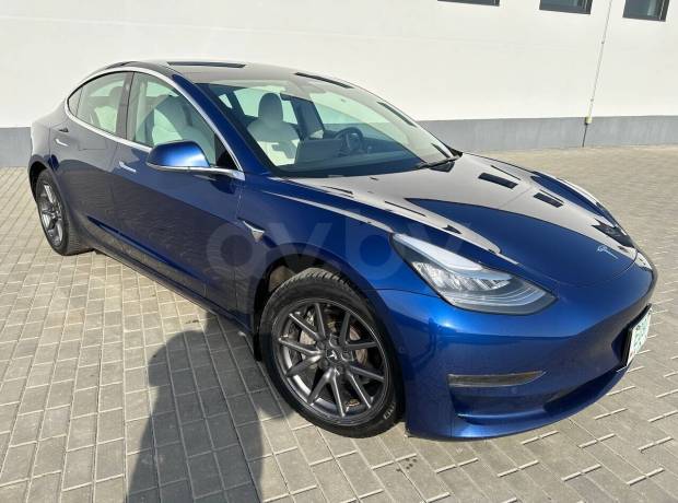 Tesla Model 3 I