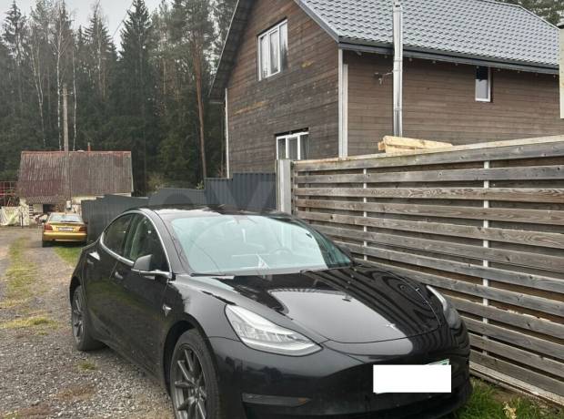 Tesla Model 3 I