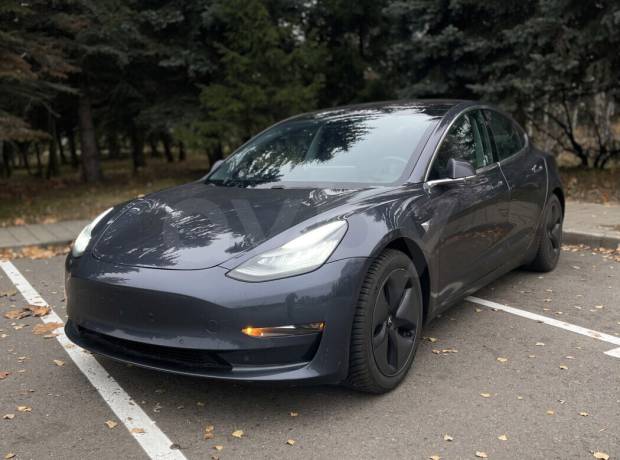 Tesla Model 3 I