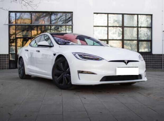 Tesla Model S I  2-й рестайлинг, 2021, пробег 40000 км