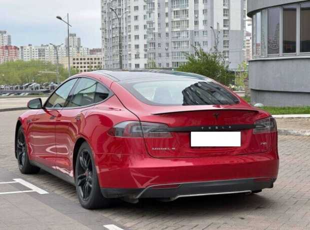 Tesla Model S I, 2013, пробег 180000 км