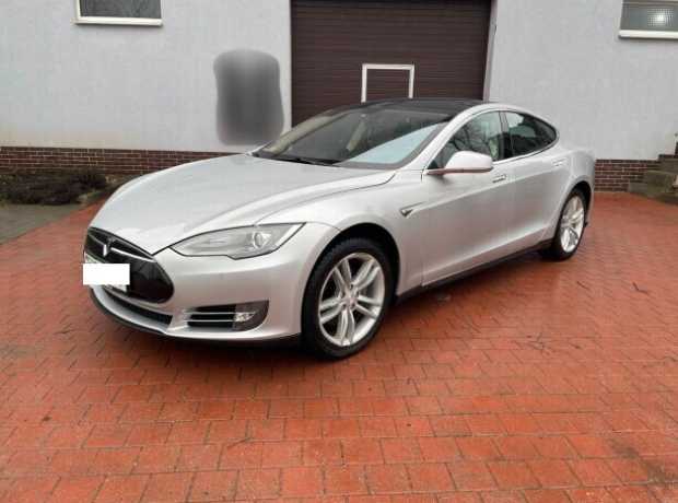 Tesla Model S I, 2013, пробег 183000 км