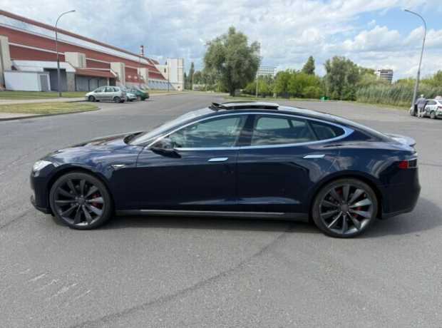 Tesla Model S I, 2013, пробег 200000 км