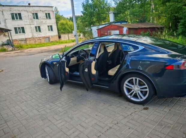 Tesla Model S I, 2014, пробег 80000 км
