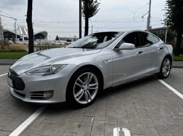 Tesla Model S I, 2015, пробег 120000 км