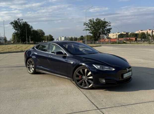 Tesla Model S I, 2015, пробег 140000 км