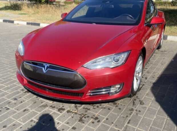 Tesla Model S I, 2015, пробег 190000 км