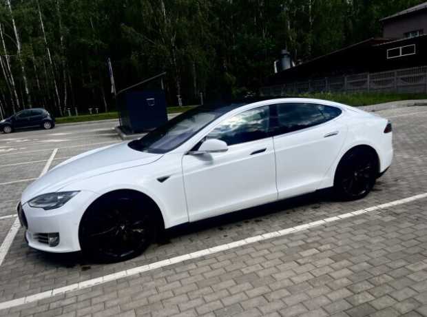 Tesla Model S I, 2015, пробег 217000 км