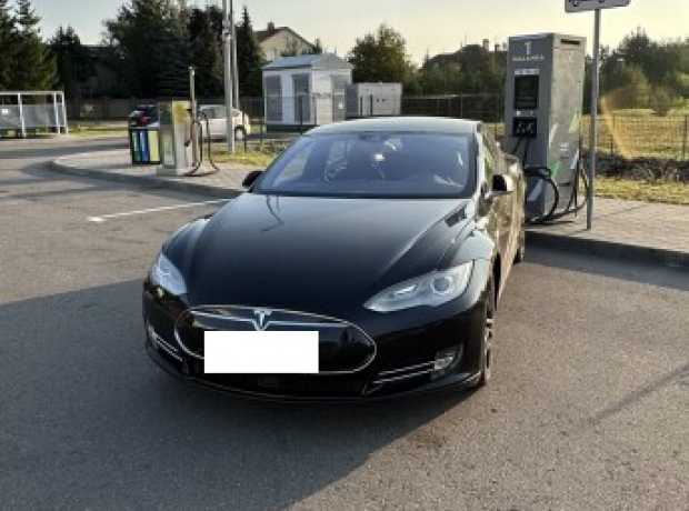 Tesla Model S I, 2015, пробег 270000 км