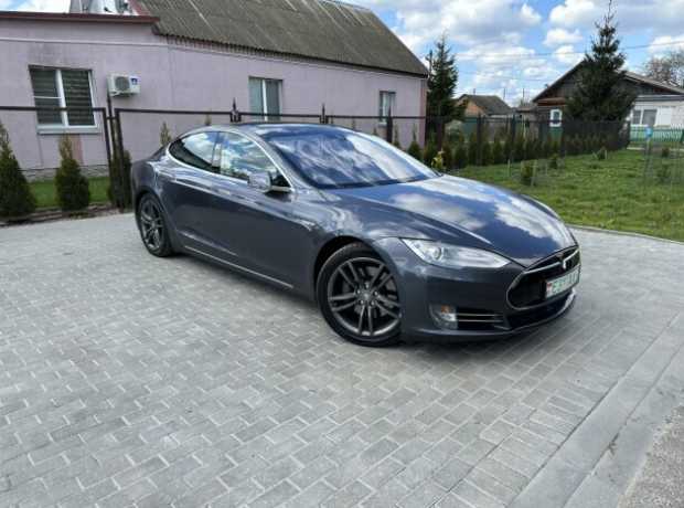 Tesla Model S I, 2015, пробег 296000 км