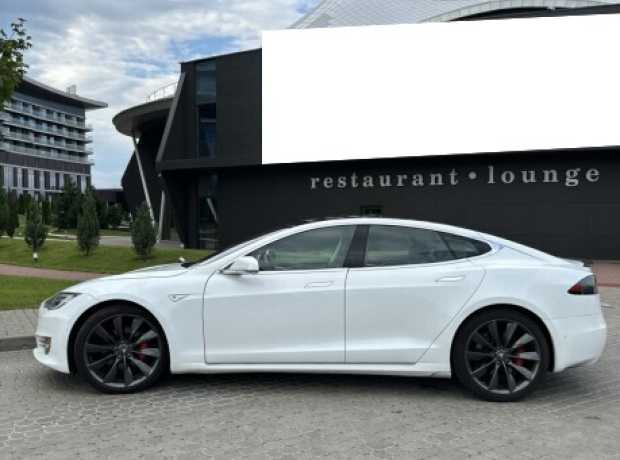 Tesla Model S I  Рестайлинг, 2016, пробег 116000 км