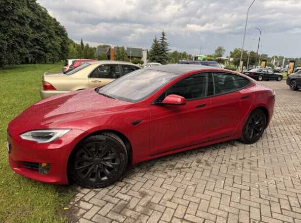 Tesla Model S I  Рестайлинг, 2016, пробег 165000 км