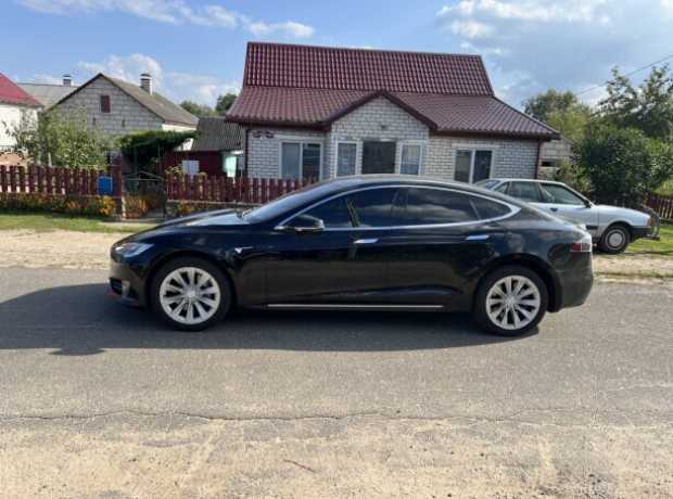 Tesla Model S I  Рестайлинг, 2017, пробег 180000 км