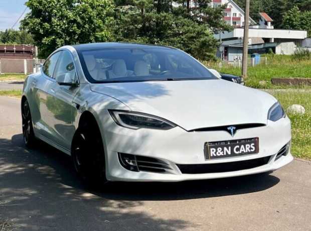 Tesla Model S I  Рестайлинг, 2017, пробег 215000 км