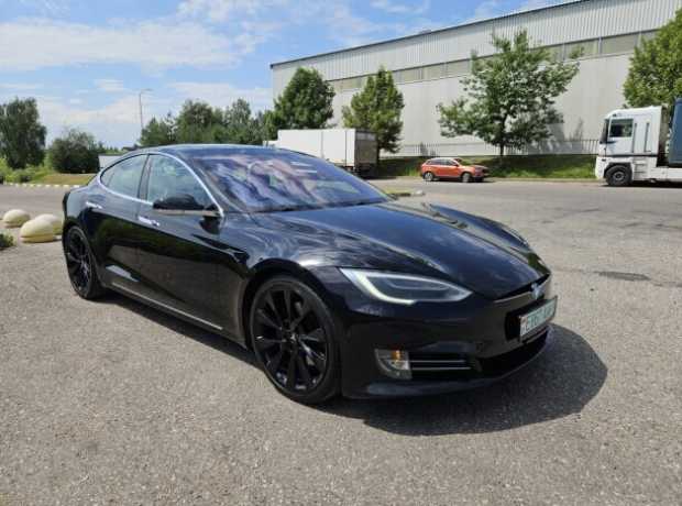 Tesla Model S I  Рестайлинг, 2018, пробег 215000 км