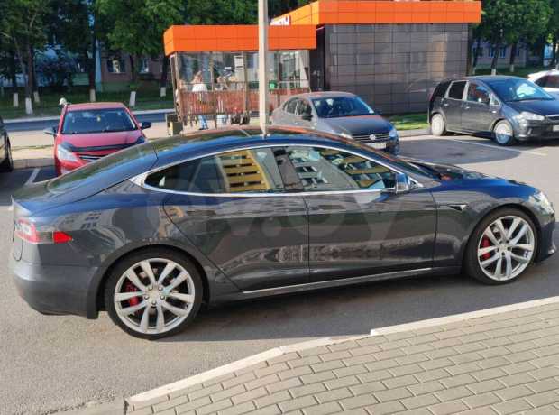 Tesla Model S I Рестайлинг
